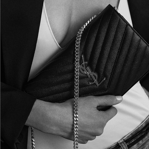 saint laurent cassandre matelasse leather wallet on a chain silver - Picture 3 of 12